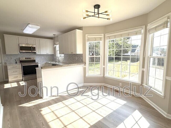 Building Photo - 804 Falling Wind Ct