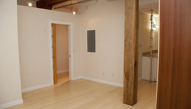 Building Photo - 56 W Gay St