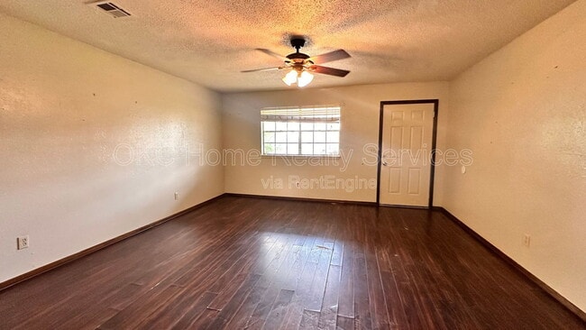 Building Photo - 915 Delmar Cir