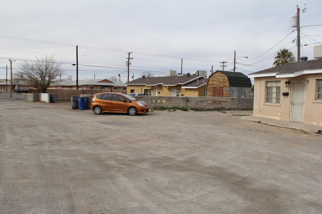 Building Photo - 8907 Old County Dr