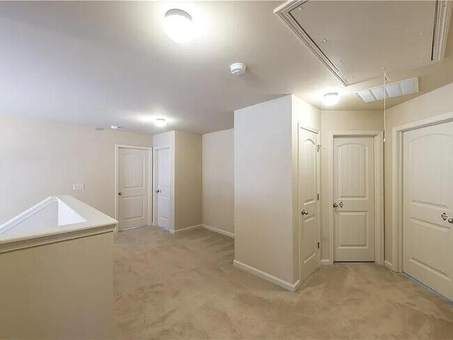 Building Photo - 570 Eldridge Dr
