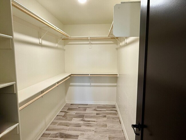 Building Photo - San Luis Corner Lot home with a Large Master Suite - 3 Bed 2 Bath Split Floor Plan