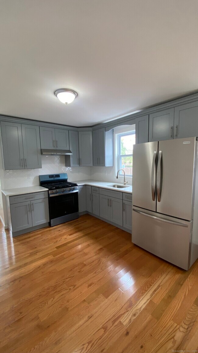 Building Photo - 48 Britton Ave