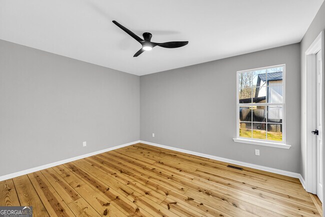 Building Photo - 106 Degrandis Ln NE