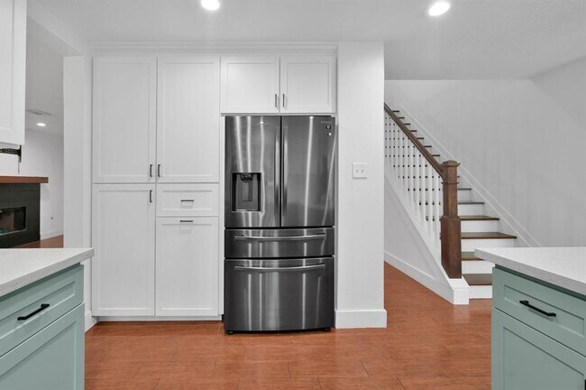 Building Photo - 5 Hickory Oak Dr