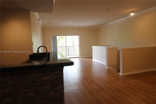 Building Photo - 5880 W Sample Rd