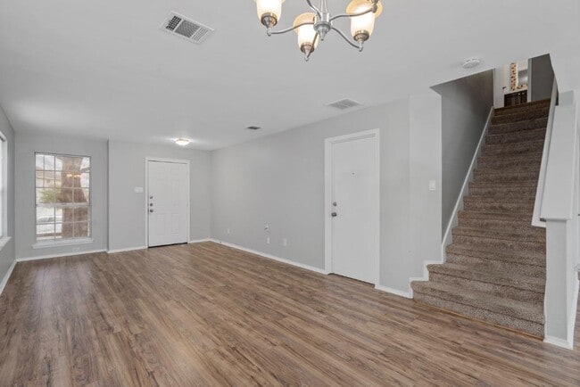 Building Photo - 911 Flatters Way