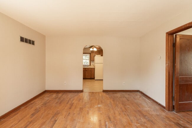 Building Photo - Charming 2 Bedroom Home in North Columbia