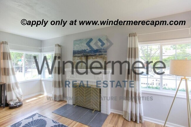 Building Photo - Charming Updated Home in Desirable Colonial Heights – Prime Location!