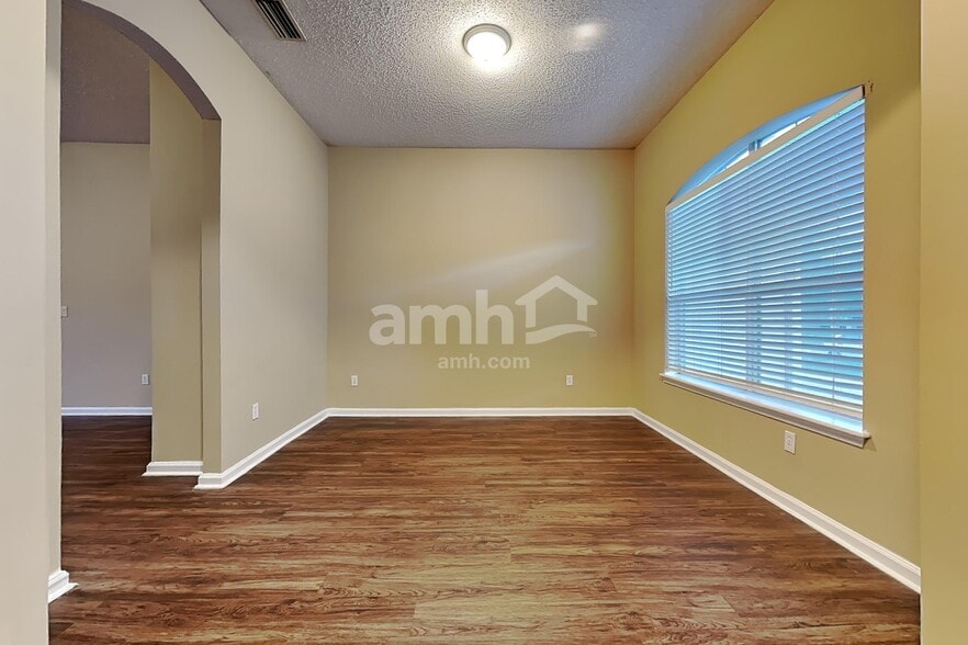 Building Photo - 7093 Rapid River Dr W