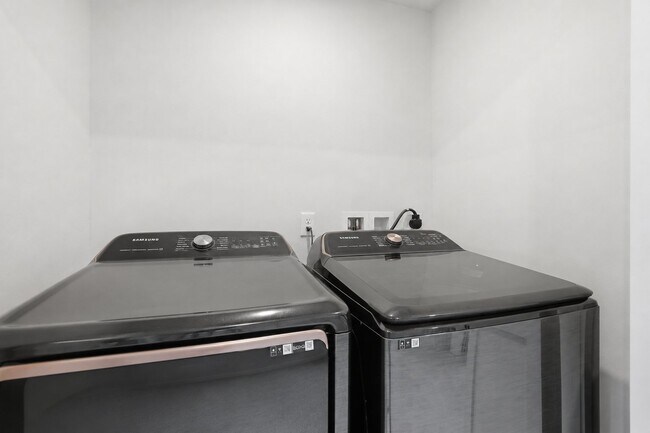 Building Photo - 224 Westwoods Dr