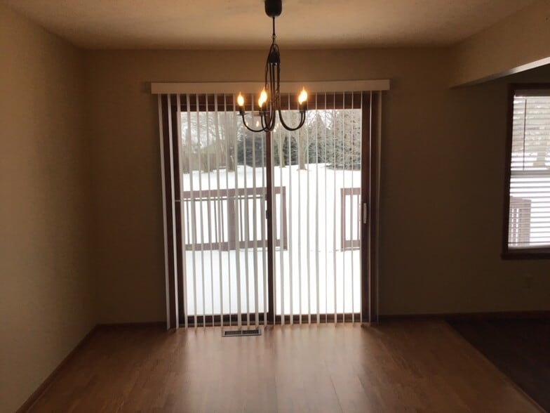 Building Photo - 10284 Pinesap Pl