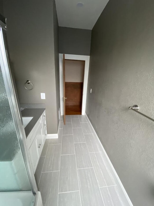 Building Photo - 4 bedroom in Daly City CA 94015