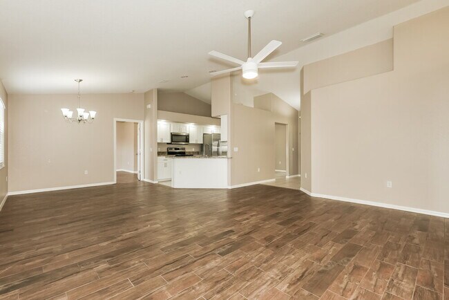 Building Photo - 7742 Ashford Dr