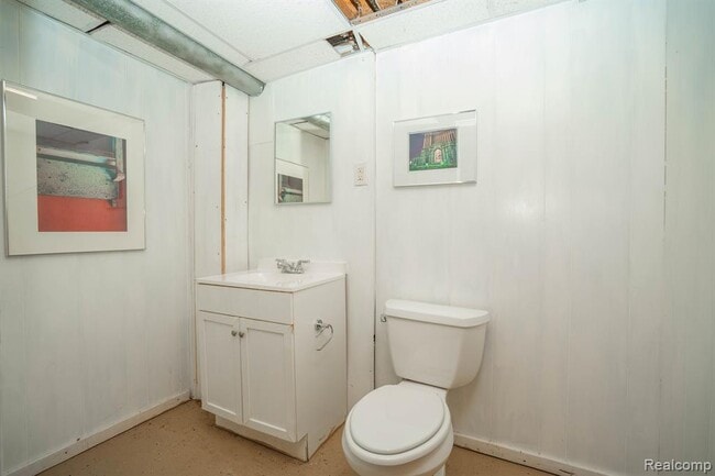 Building Photo - 25568 Thomas Dr