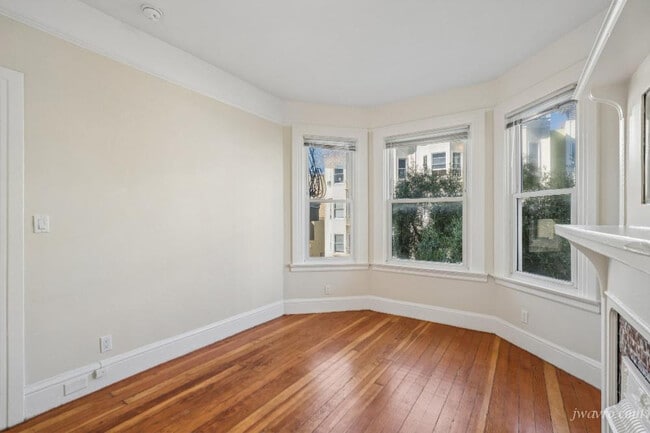 Building Photo - 629 Capp St