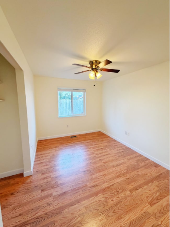 Building Photo - 23 113th Pl SE