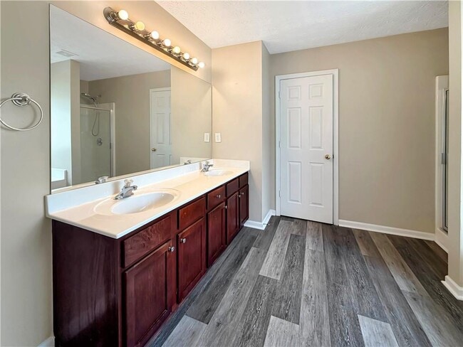 Building Photo - 1210 Skylar Ridge Cir