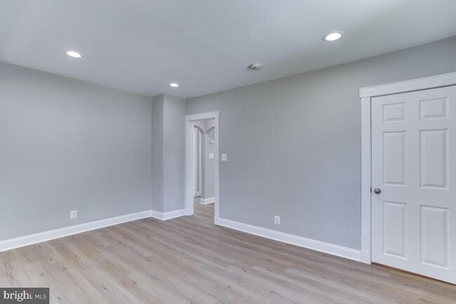 Building Photo - 1227 Tyler Ave