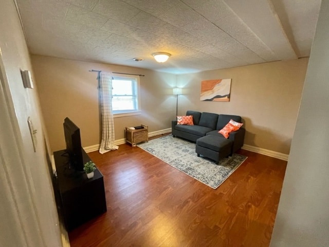 Building Photo - 2614 Maple Ave