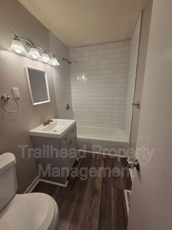 Building Photo - 9416 East 14th St S