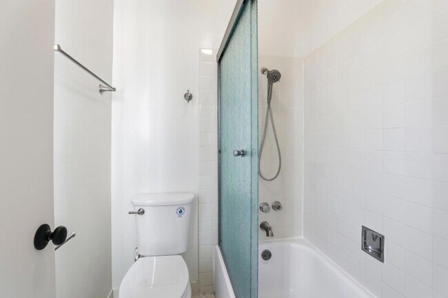 Building Photo - 1201 Weymoth Dr