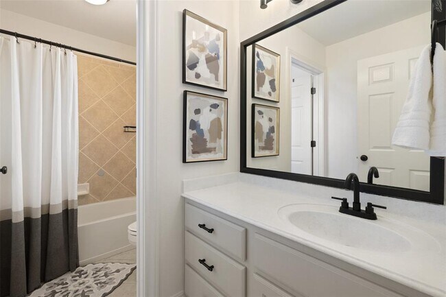 Building Photo - 209 The Hills Dr