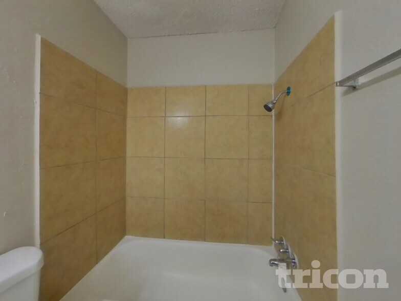 Building Photo - 13154 Winding Wood Dr