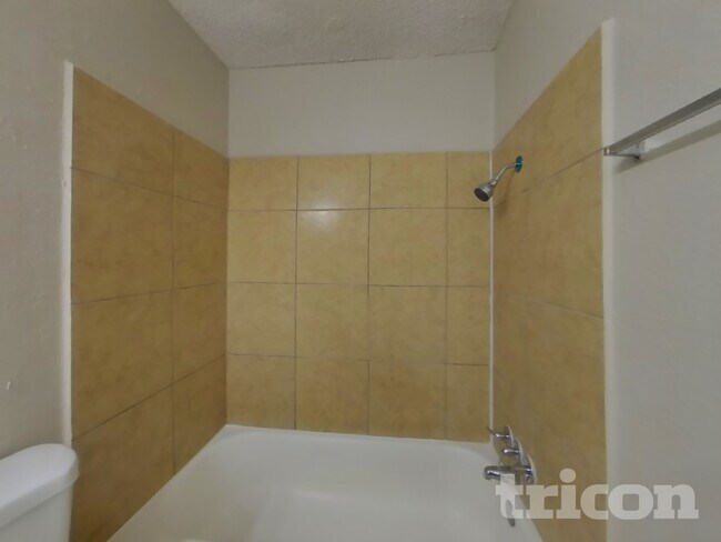 Building Photo - 13154 Winding Wood Dr