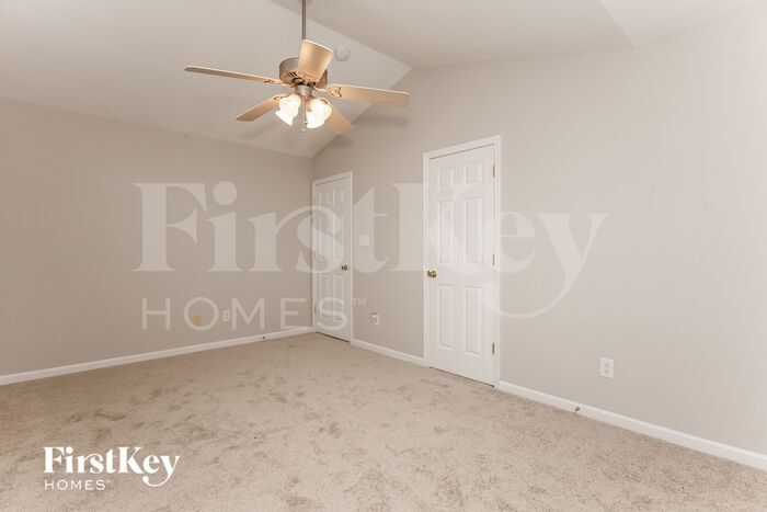 Building Photo - 5633 Waverly Lynn Ln