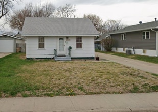 Building Photo - 1018 S Pine St