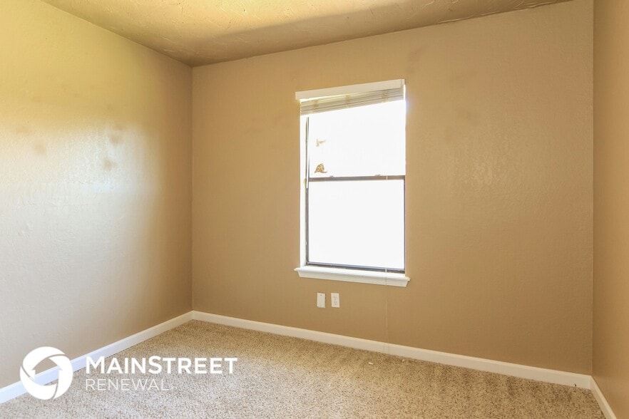 Building Photo - 1721 SE 8th St