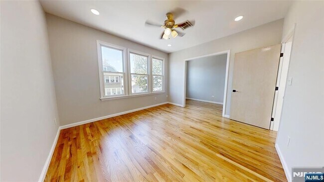 Building Photo - 11 Schuyler Ct