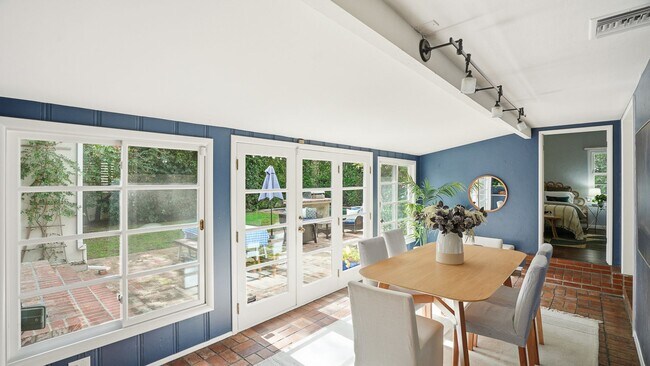 Building Photo - FALL IN LOVE with Ranch Style Living!