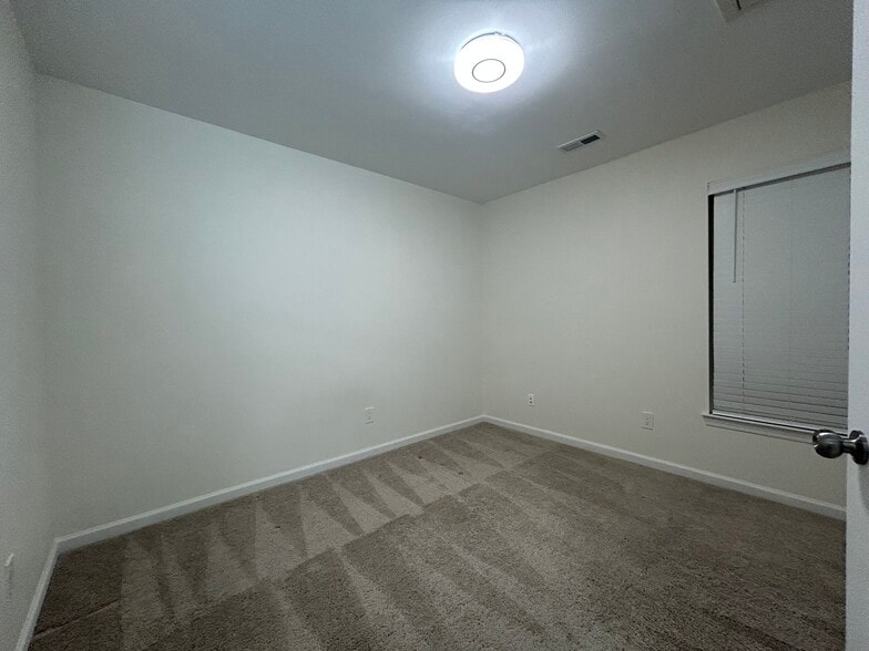Building Photo - 4015 Lake Charles Way