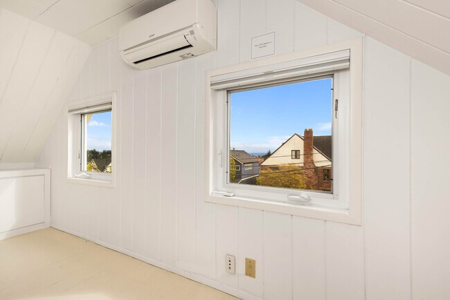 Building Photo - 8502 15th Ave NE