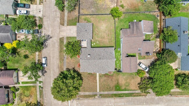 Building Photo - 15834 Fern Basin Dr