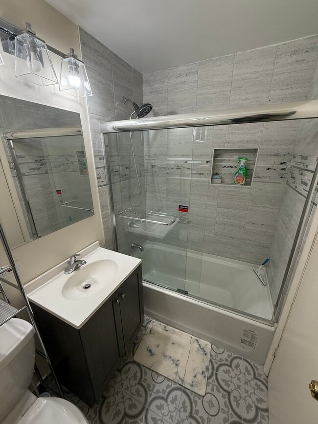 Building Photo - Studio with Parking Included Available Furnished Close to Transportation