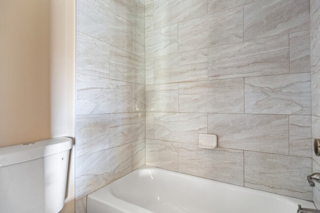 Building Photo - 791 W Prentice Ave