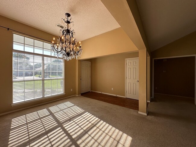 Building Photo - 2713 S.87th Drive-