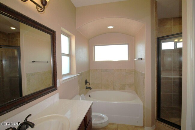 Building Photo - 3900 Loma Cortez Dr