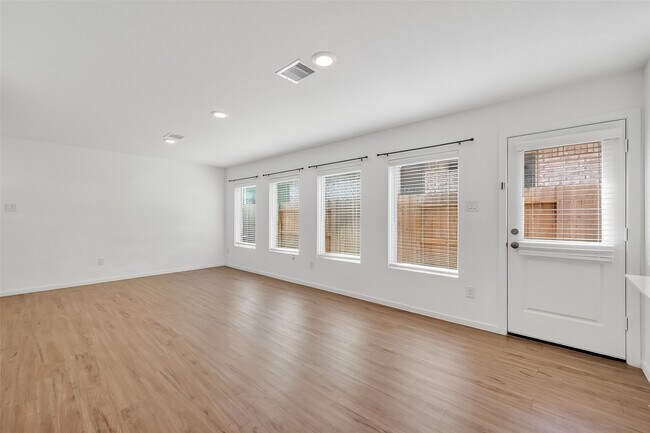 Building Photo - 3039 Ash Ray Dr