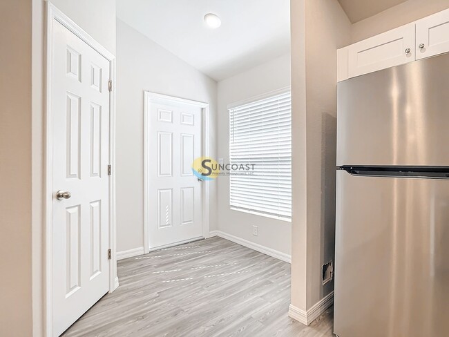 Building Photo - 10474 Pendleton Ave