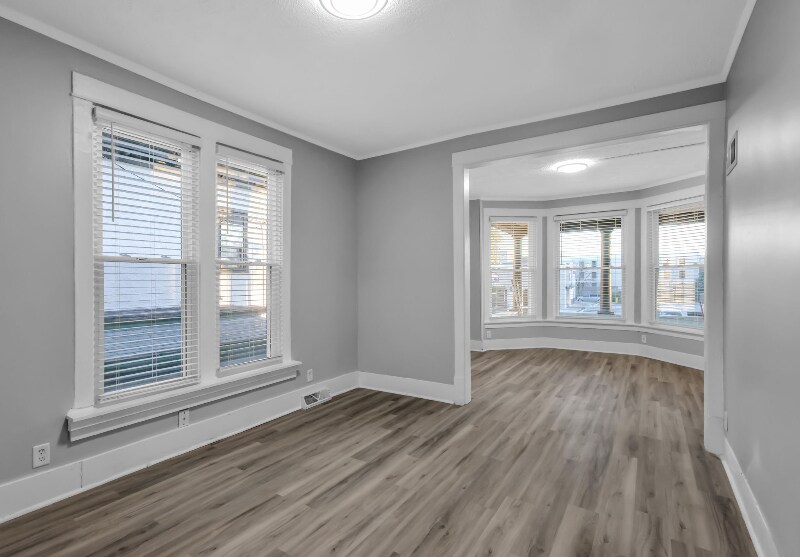 Building Photo - 3860 Dodge St