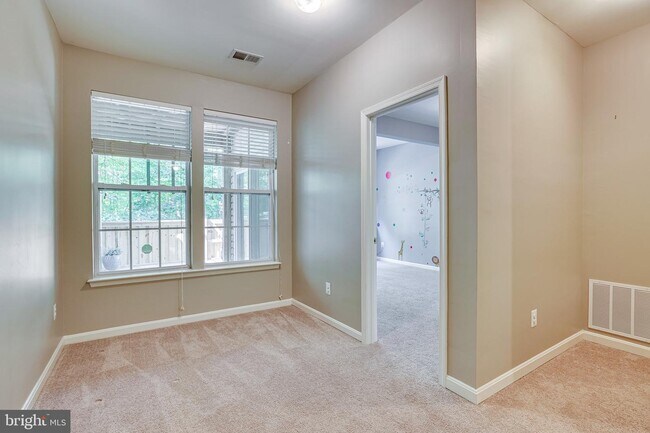 Building Photo - 43103 Forest Edge Square