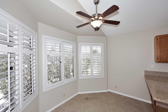 Building Photo - 4331 E Siesta Ln
