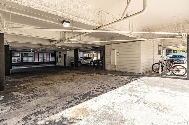 Building Photo - 2803 Hemphill Park