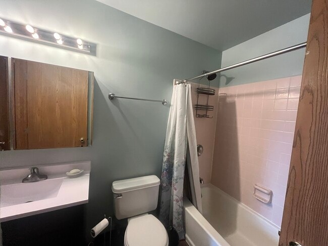 Building Photo - 965 Amberwood Pl