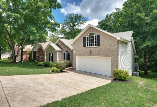 Building Photo - 629 Magnolia Ln