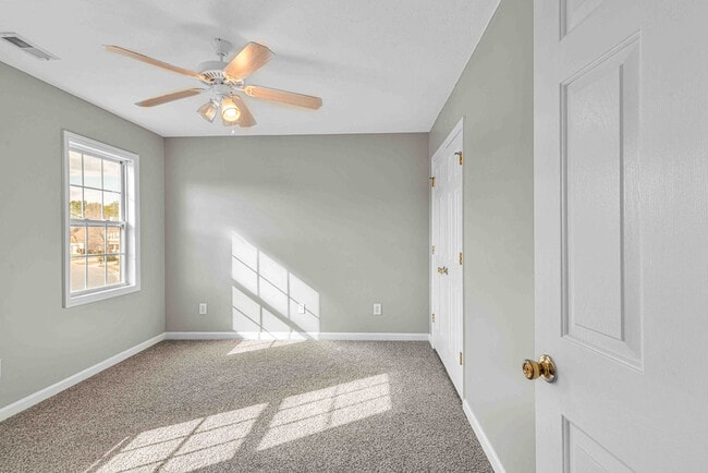 Building Photo - 302 Altavista Loop